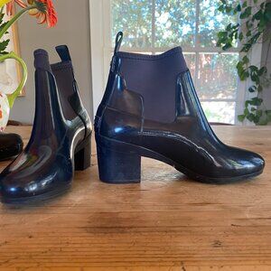 Hunter Heeled Rainboots, Navy